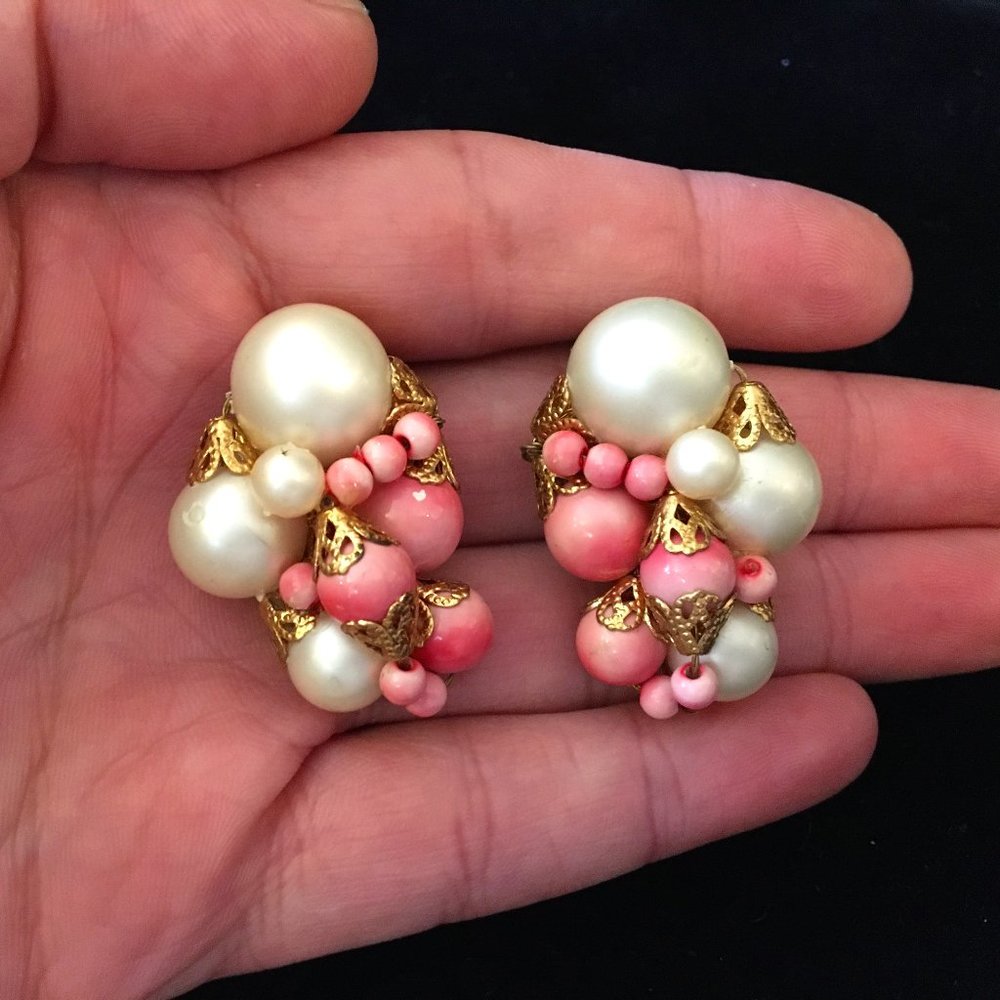 Clip-On Earrings Vintage Mid-Century Pearl Cluster